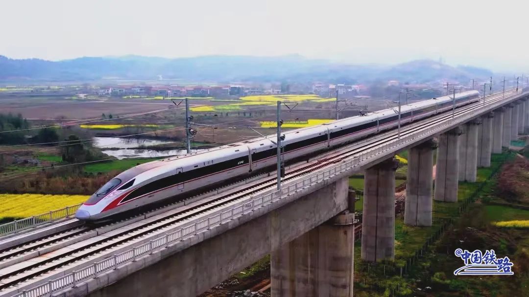 4月8日零时起 全国铁路将实行新的列车运行图