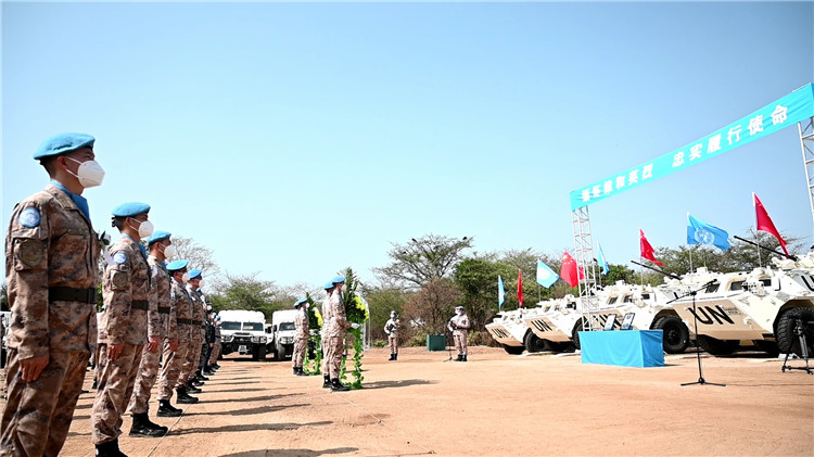 中国第八批赴南苏丹（朱巴）维和步兵营举行清明纪念仪式